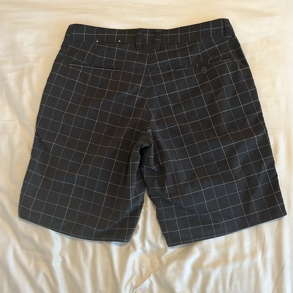 Patagonia men’s black checkered shorts - Picture 4 of 4